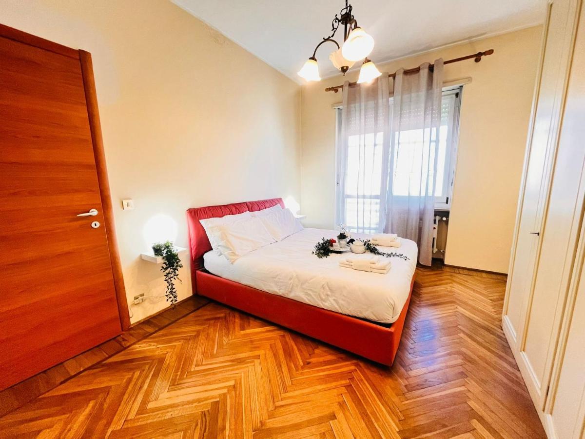 Sky Apartment A Due Passi Dalla Stazione コッレーニョ エクステリア 写真
